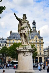 Examen civique : exemples de questions (et méthode pour répondre vite)